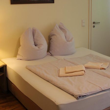 Monteurzimmer Ferienwohnungen Fritsche-Tauberbischofsheim Dittwar エクステリア 写真