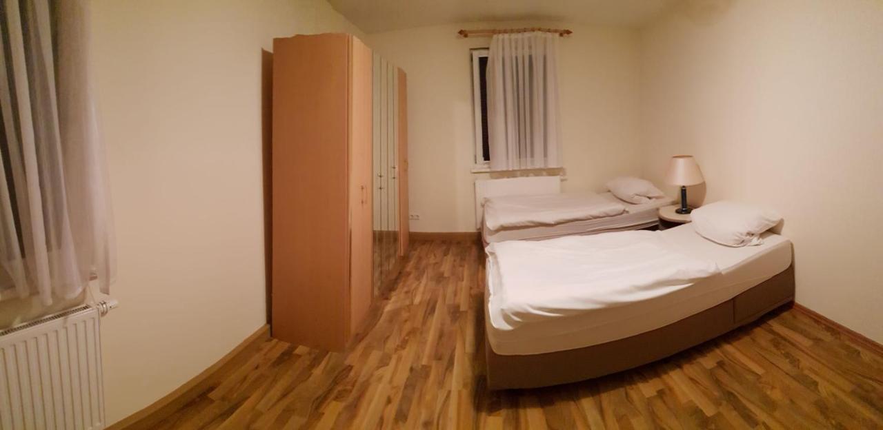 Monteurzimmer Ferienwohnungen Fritsche-Tauberbischofsheim Dittwar エクステリア 写真